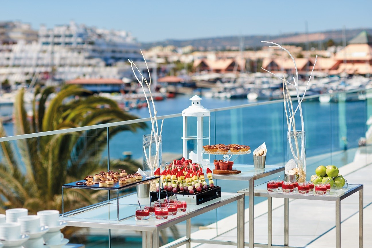 catering on the balcony of the Algarve Congress Centre overlooking the Marina of Vilamoura
