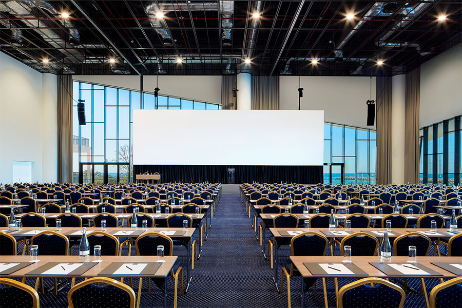 Meeting room in the Algarve Congress Centre with panoramic views over the ocean and Vilamoura Marina