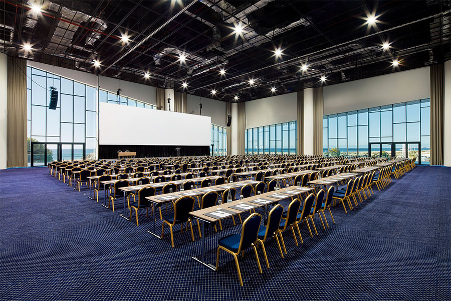 Meeting room in the Algarve Congress Centre with panoramic views over the ocean and Vilamoura Marina